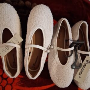 The White Closed Toe Dress up Flat Shoes