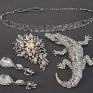 Broochs, Ear Rings, Necklace
